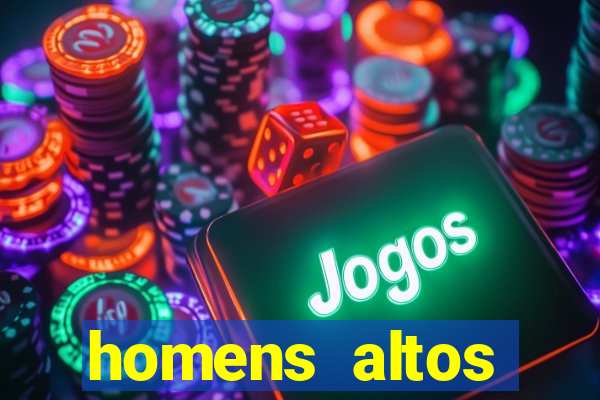 homens altos sarados pelados