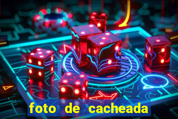 foto de cacheada no espelho